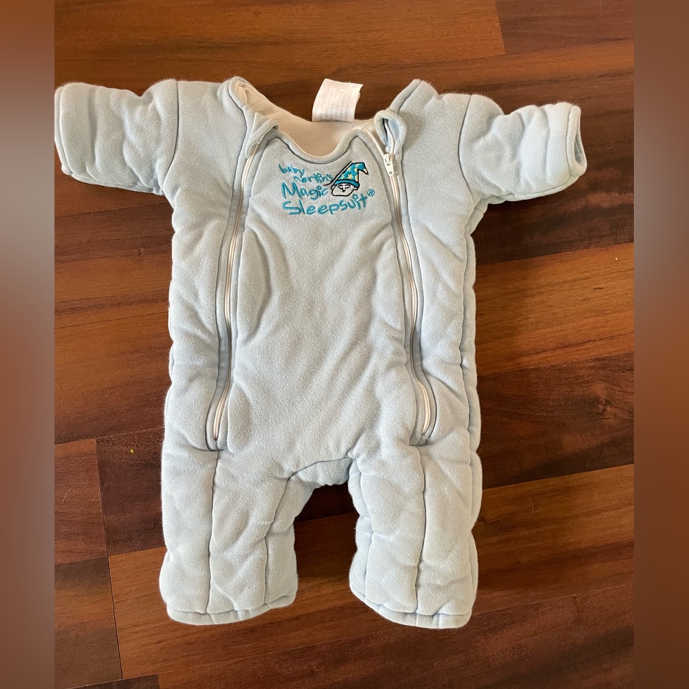 Magic sleep suit 3-6 months 12-18lbs literally was my life saver with my baby!